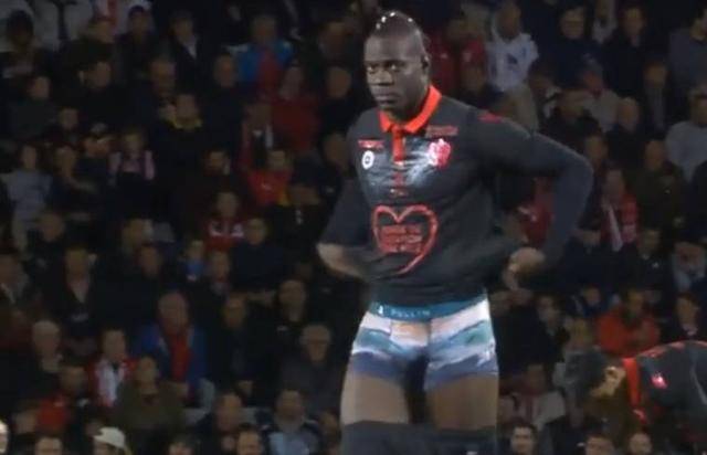 世体：巴萨已向市政府申请1C许可证，诺坎普有望容纳6.2万人（世体：巴萨已向市政府递交1C许可申请，诺坎普预计可容纳6.2万观众）