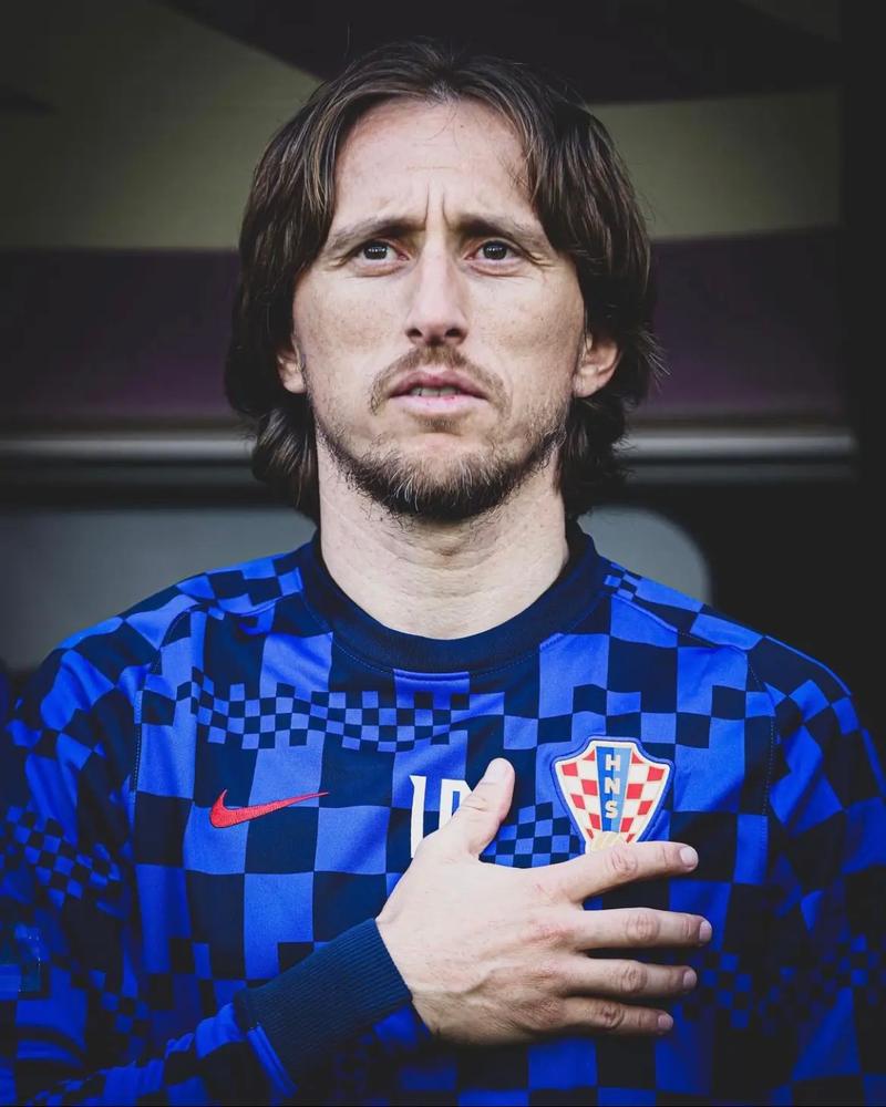 太阳报：狼队球迷团体将在对阵曼联前晚进场15分钟抗议老板